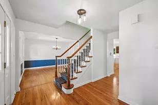 2027 Richton Dr, Wheaton, IL 60189 - Photo 14