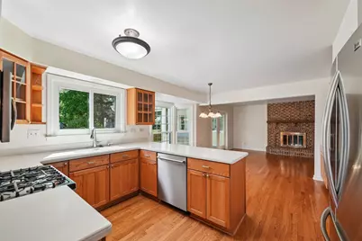 2027 Richton Drive, Wheaton, IL 60189 - Photo 4