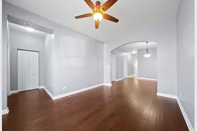 7931 S East End Avenue, Chicago, IL 60617 - Photo 6