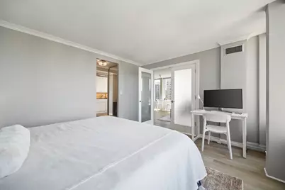 100 E Walton Street #33H, Chicago, IL 60611 - Photo 14