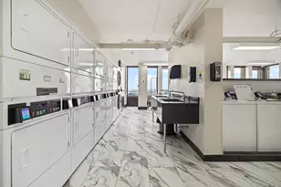 100 E Walton St, Chicago, IL 60611 - Photo 20