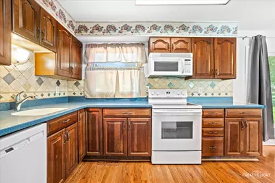 176 Boulder Hill Pass, Montgomery, IL 60538 - Photo 6