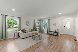 855 Peoria Ct, Carol Stream, IL 60188 - Photo 4