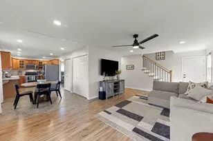 855 Peoria Ct, Carol Stream, IL 60188 - Photo 10