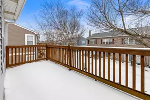 831 Genesee Dr, Naperville, IL 60563 - Photo 10