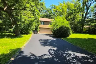 7618 Catalpa Dr, Wonder Lake, IL 60097 - Photo 2