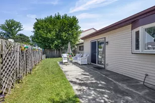30W008 Danbury Dr, Warrenville, IL 60555 - Photo 20