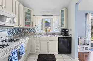 30W008 Danbury Dr, Warrenville, IL 60555 - Photo 6