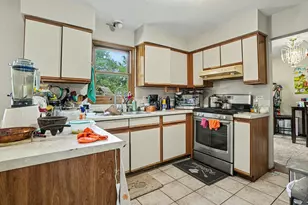 261 Vista Dr, Bolingbrook, IL 60490 - Photo 6