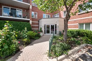5360 N Lowell Ave, Chicago, IL 60630 - Photo 2