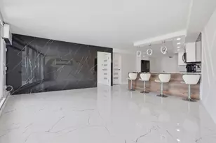 300 N State St, Chicago, IL 60654 - Photo 6