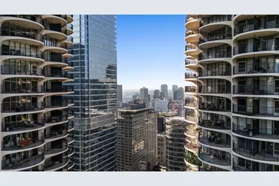 300 N State Street #3405, Chicago, IL 60654 - Photo 32