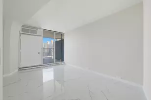 300 N State St, Chicago, IL 60654 - Photo 18