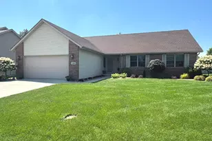 250 Highpoint Cir S, Bourbonnais, IL 60914 - Photo 1