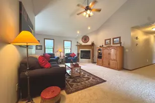 250 Highpoint Cir S, Bourbonnais, IL 60914 - Photo 4