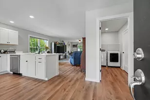 311 E Meuser Dr, Paxton, IL 60957 - Photo 4
