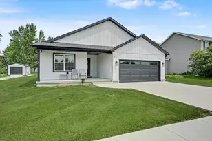 311 E Meuser Dr, Paxton, IL 60957 - Photo 2