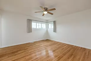 7745 Beckwith Rd, Morton Grove, IL 60053 - Photo 22