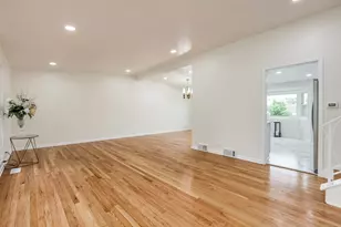 7745 Beckwith Rd, Morton Grove, IL 60053 - Photo 12
