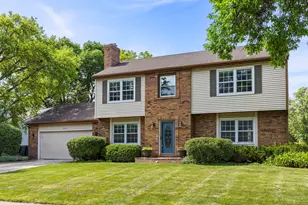 223 Winslow Ct, Naperville, IL 60565 - Photo 2