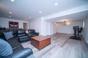 5421 Regents Park Rd, Rockford, IL 61107 - Photo 24