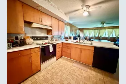 1100 Meadowview Drive, Mendota, IL 61342 - Photo 8