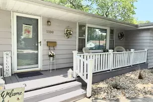1100 Meadowview Dr, Mendota, IL 61342 - Photo 2