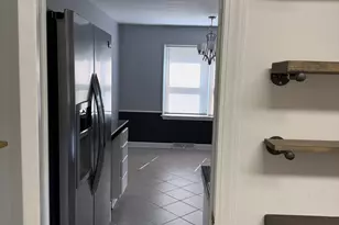 47 W Algonquin Rd, Des Plaines, IL 60016 - Photo 10