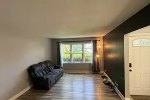 47 W Algonquin Rd, Des Plaines, IL 60016 - Photo 4