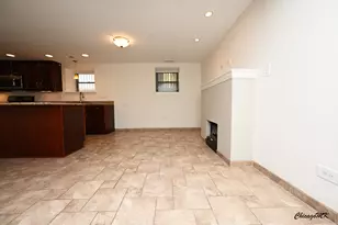 18 W Chestnut St, Chicago, IL 60610 - Photo 4