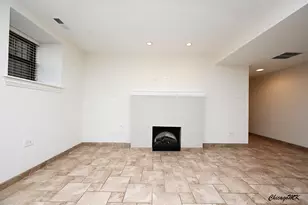 18 W Chestnut St, Chicago, IL 60610 - Photo 2