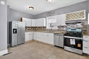 1 E 114th St, Chicago, IL 60628 - Photo 10