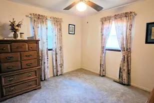 347 S Douglas Dr, Bradley, IL 60915 - Photo 6