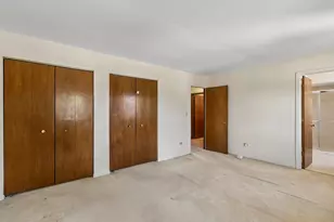 1105 E Point Dr, Schaumburg, IL 60193 - Photo 14