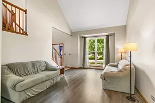 3880 Peartree Dr, Lake in the Hills, IL 60156 - Photo 4