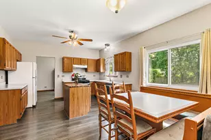 3880 Peartree Dr, Lake in the Hills, IL 60156 - Photo 12