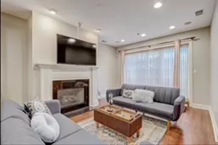 653 W Belmont Ave, Chicago, IL 60657 - Photo 6