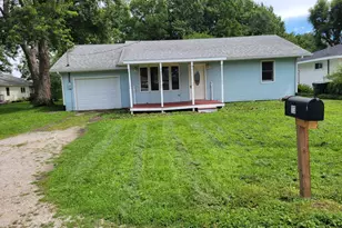 113 N Cambria St, Braceville, IL 60407 - Photo 1