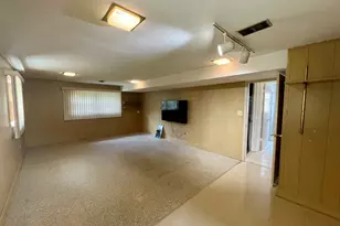 7150 N Crawford Ave, Lincolnwood, IL 60712 - Photo 18