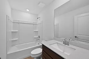 166 Berkshire Dr, Crystal Lake, IL 60014 - Photo 16