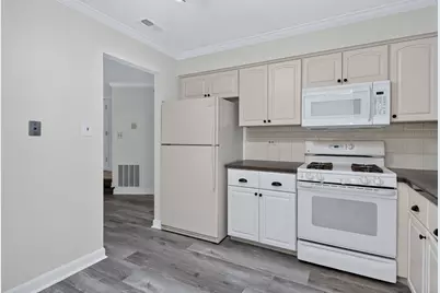 1753 Plymouth Court #D, Wheaton, IL 60187 - Photo 6