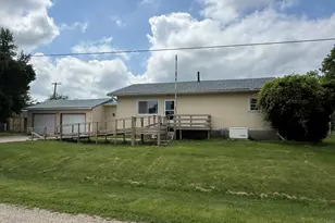 108 Lafayette St, Magnolia, IL 61336 - Photo 2
