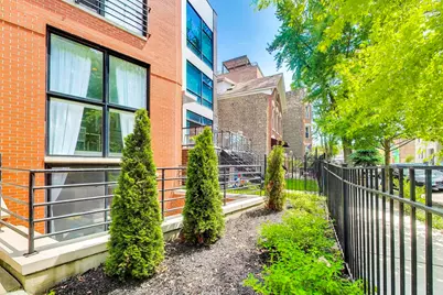 831 N Hermitage Avenue #1, Chicago, IL 60622 - Photo 2