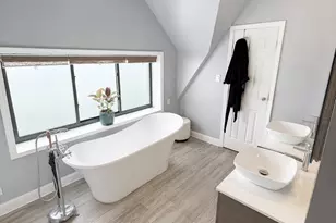 1506 E Marquette Rd, Chicago, IL 60637 - Photo 10