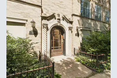 7358 N Damen Avenue #2N, Chicago, IL 60645 - Photo 2