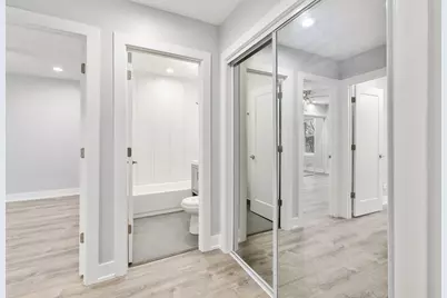 1301 W Estes Avenue #3E, Chicago, IL 60626 - Photo 8