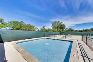 520 Hummingbird Ln, Deerfield, IL 60015 - Photo 38