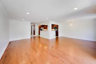 520 Hummingbird Ln, Deerfield, IL 60015 - Photo 8