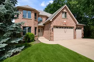 604 S Beverly Ave, Addison, IL 60101 - Photo 1