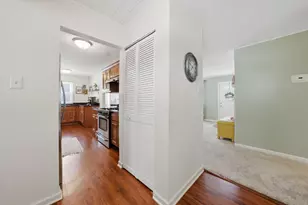 113 Parklawn Ct, Bolingbrook, IL 60440 - Photo 2